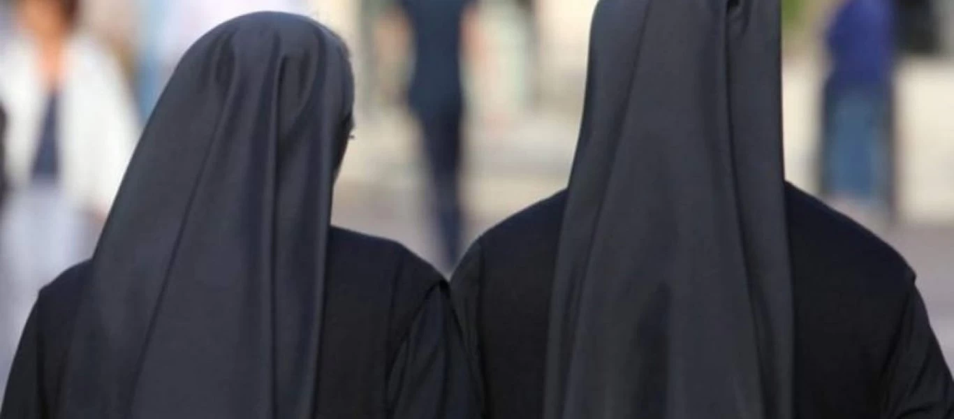 Ισπανία: Kαλόγριες κάνουν διάλειμμα από την εργασία τους και το ρίχνουν στο... μπάσκετ! (βίντεο)